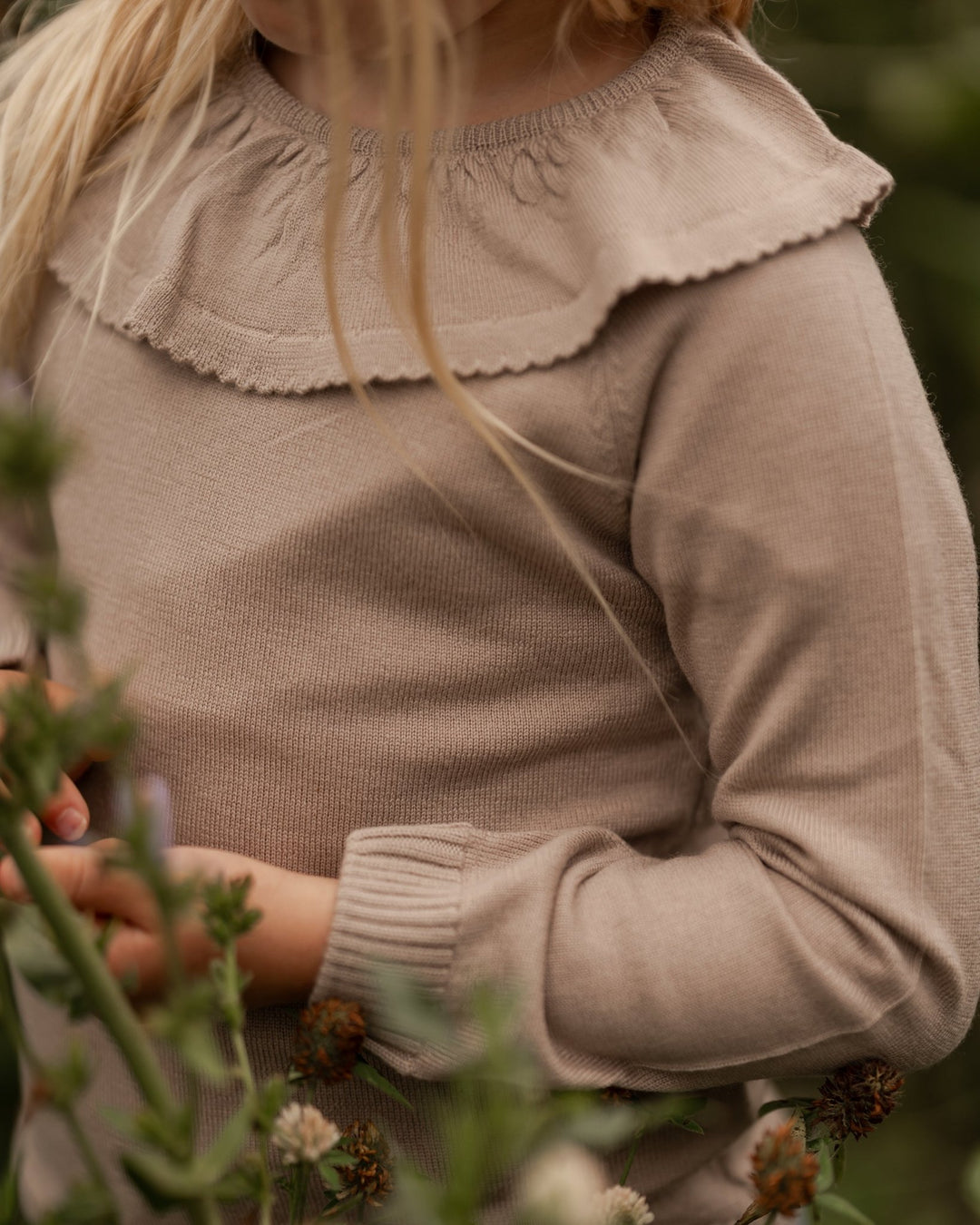 Hanevild Lea genser i merinoull – Cream Oatmeal for barn - Brobrobrille