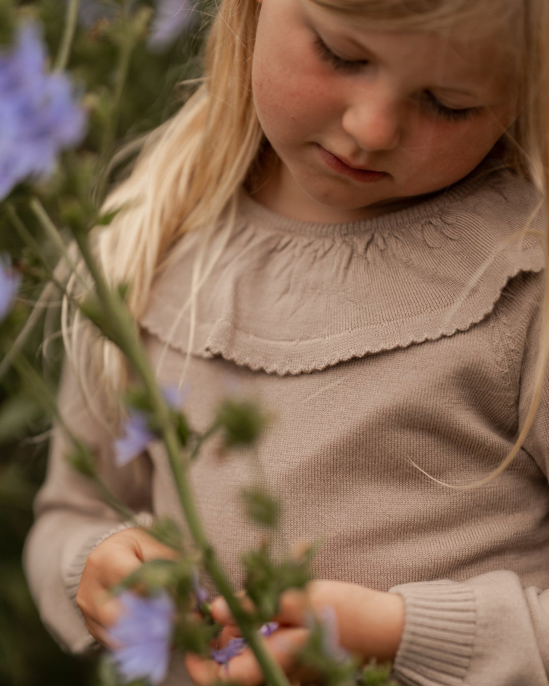 Hanevild Lea genser i merinoull – Cream Oatmeal for barn - Brobrobrille