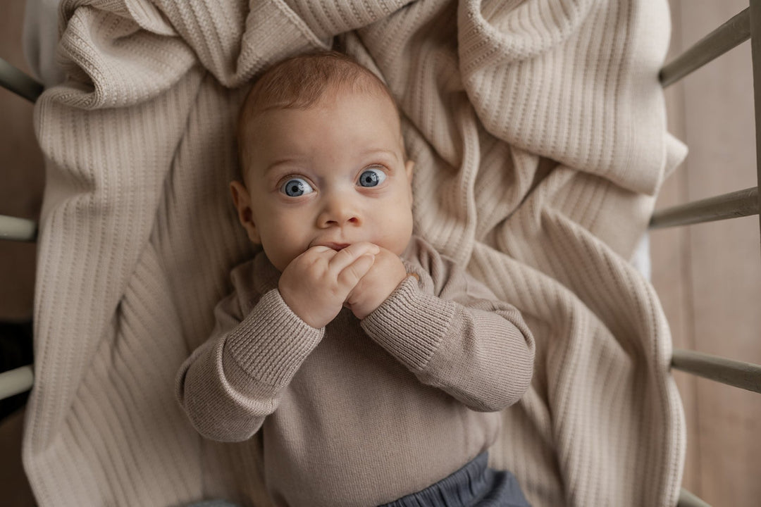 Hanevild Martin Romper - Cream Oatmeal for barn - Brobrobrille