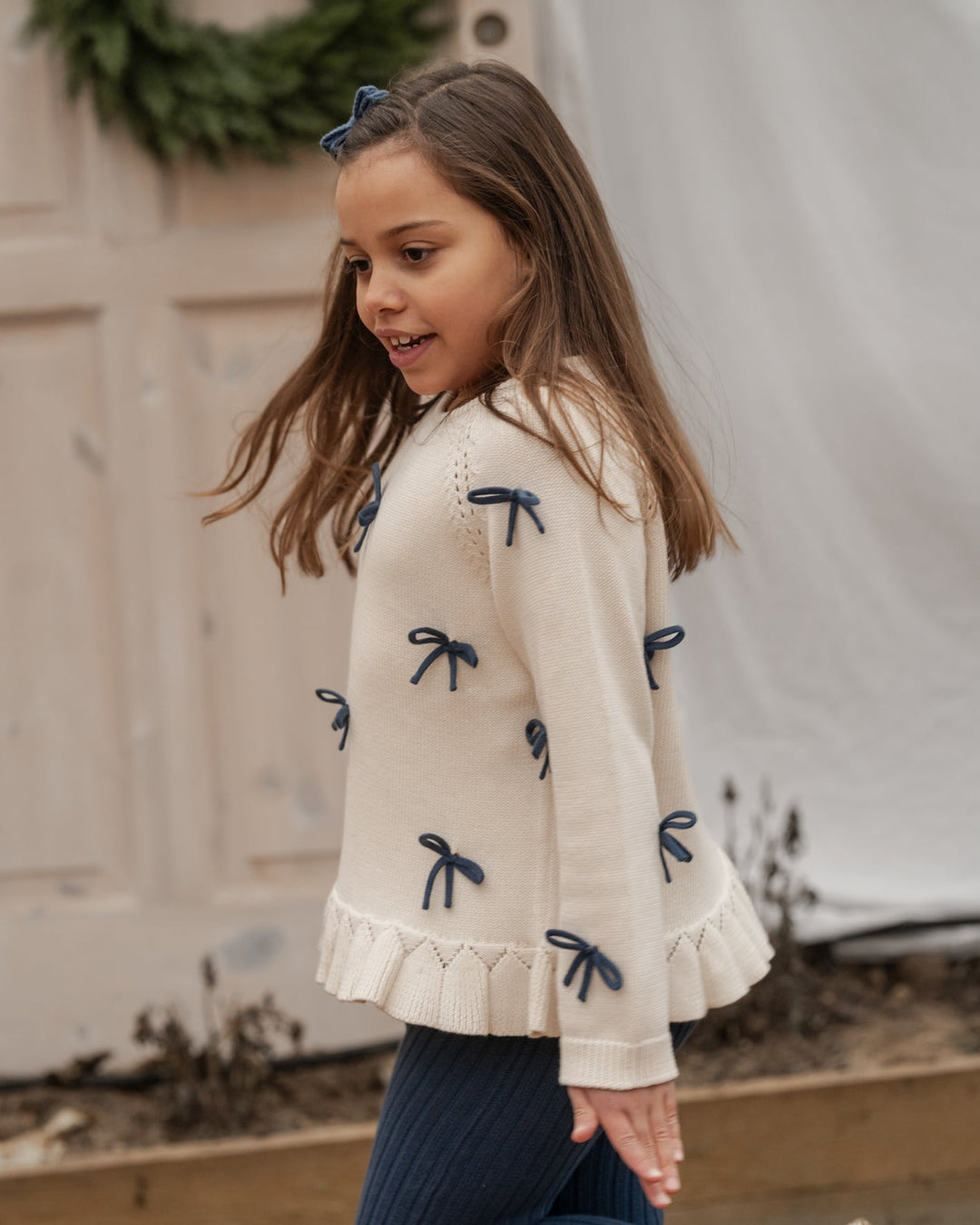 Hanevild More Bows Genser – Ivory for barn - Brobrobrille