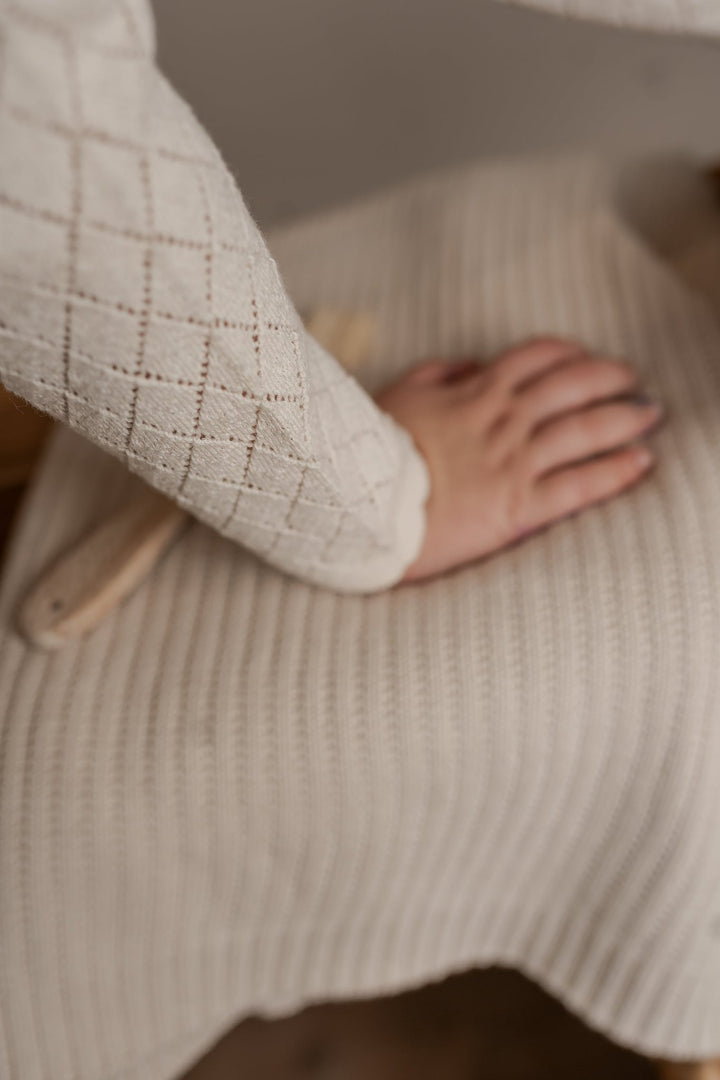 Hanevild Oliwia genser i økologisk bomull – Ivory for barn - Brobrobrille