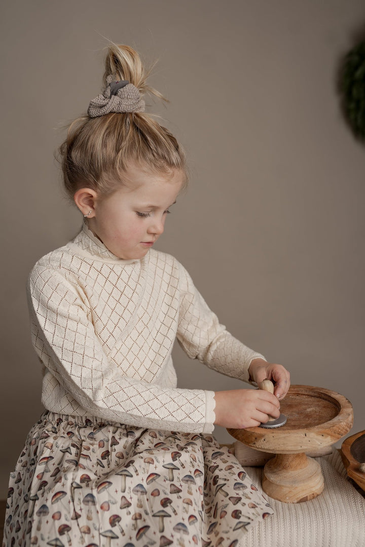 Hanevild Oliwia genser i økologisk bomull – Ivory for barn - Brobrobrille