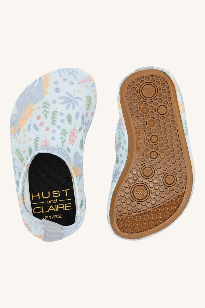 Hust & Claire Farhat Badesko - Water for barn - Brobrobrille
