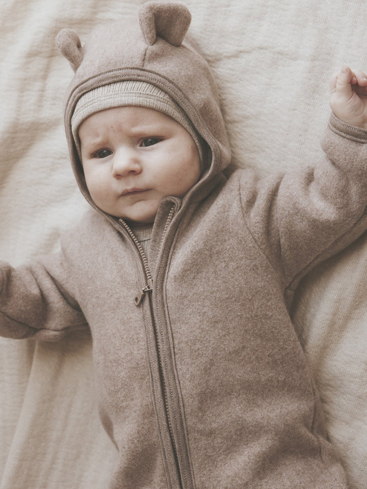 HUTTEliHUT Pramdress i bomullsfleece med bjørneører - Savannah Melange for barn - Brobrobrille