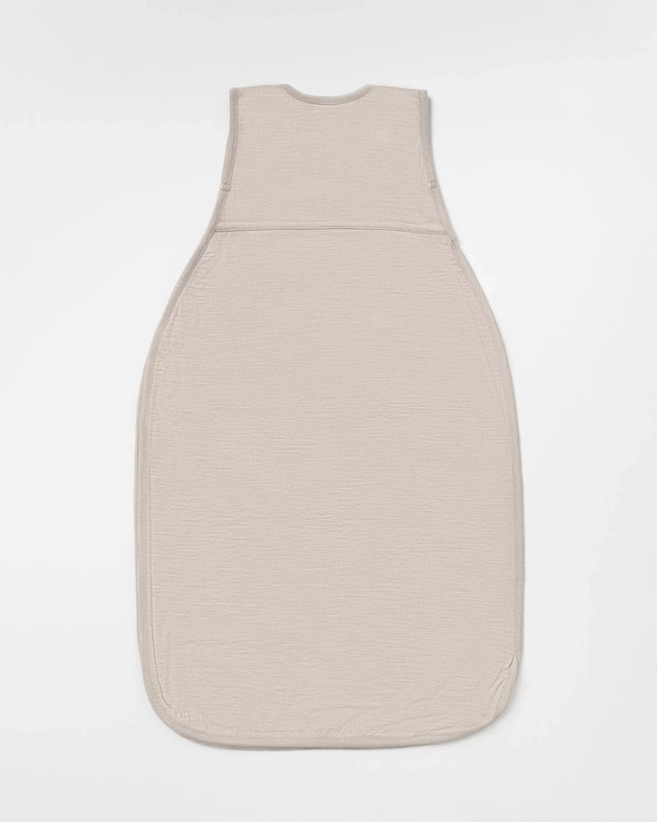 Lillelam Sovepose Luna i Merinoull - Lys Beige for barn - Brobrobrille
