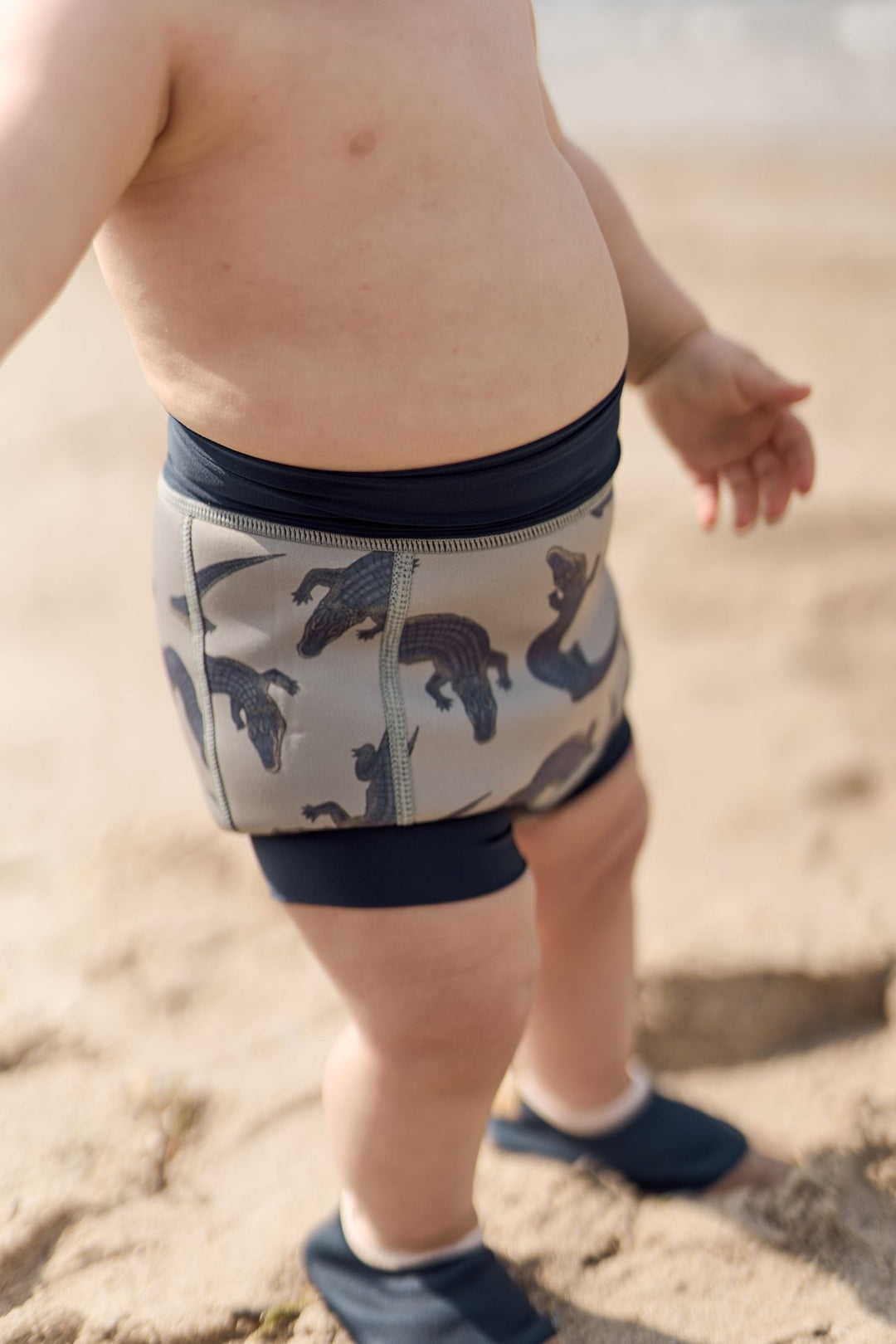 Mikk - Line Baby Badebleiebukse - Croco AOP for barn - Brobrobrille