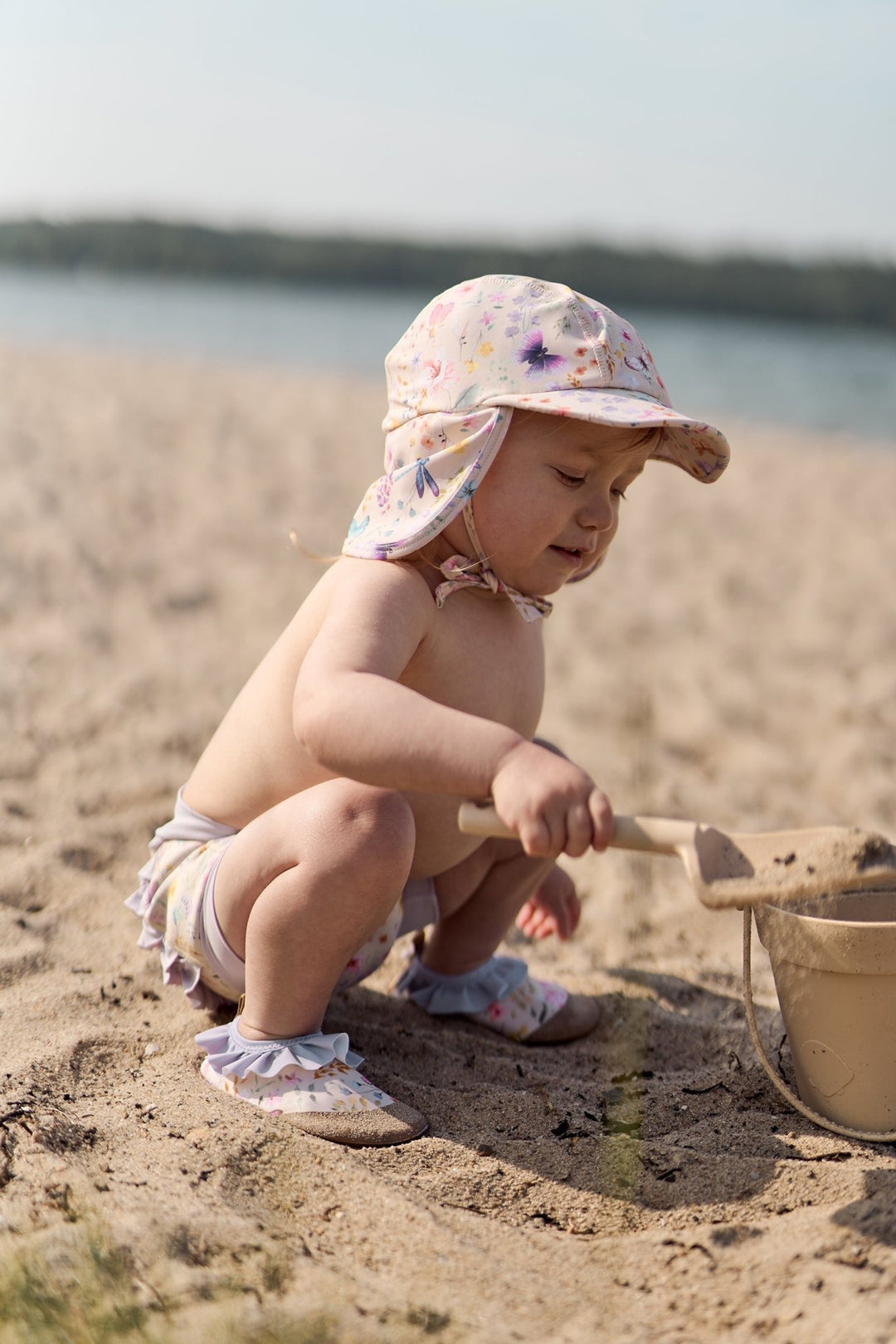 Mikk - Line Baby Badebleiebukse med volanger - Butterfly AOP for barn - Brobrobrille