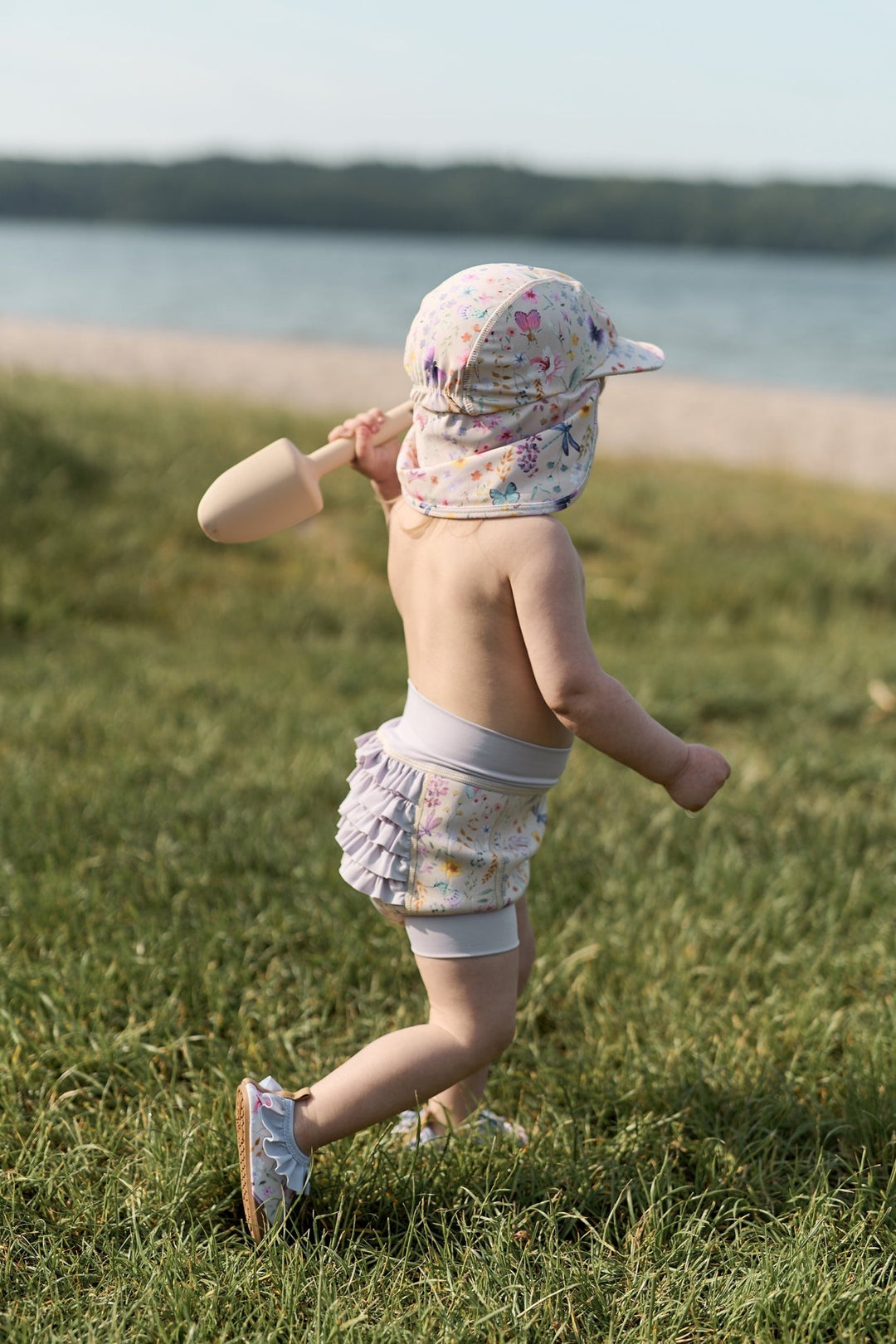 Mikk - Line Baby Badebleiebukse med volanger - Butterfly AOP for barn - Brobrobrille