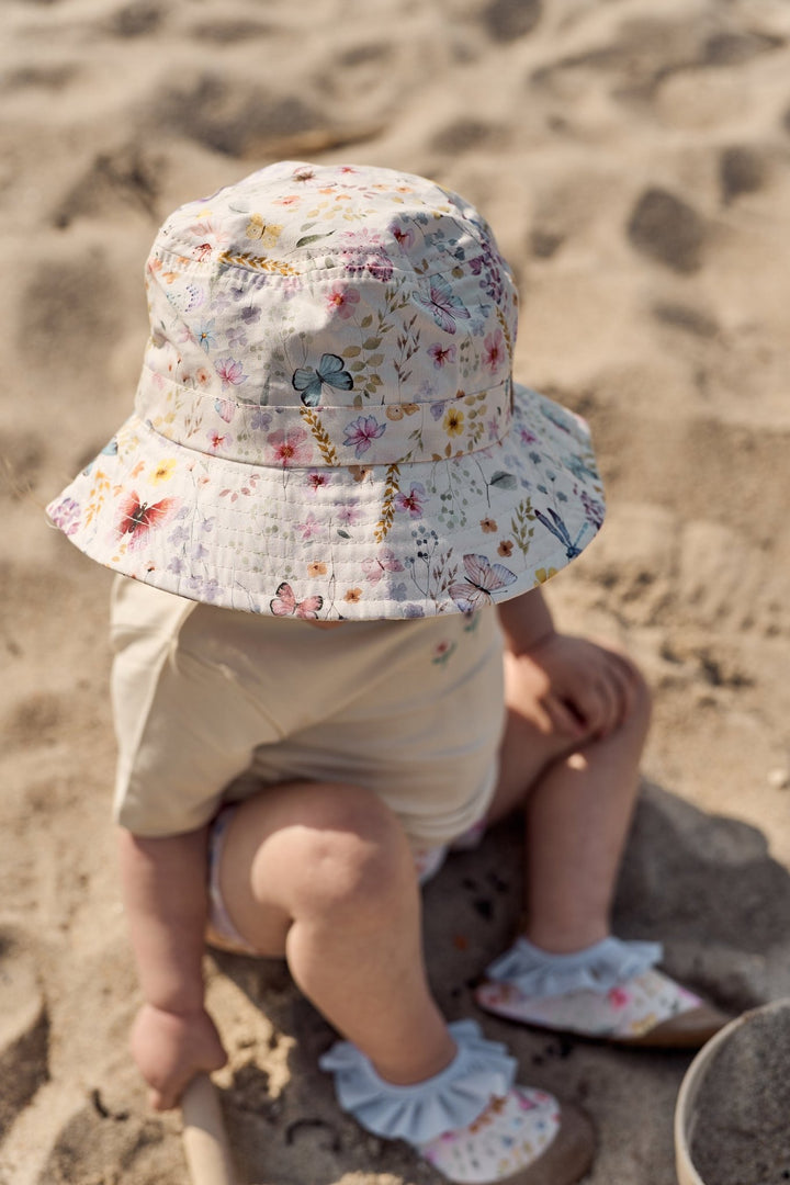Mikk - Line Badesko med volang - Butterfly AOP for barn - Brobrobrille