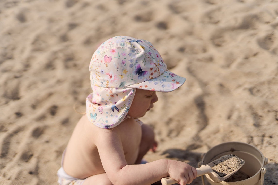 Mikk - Line UV - solhatt med nakkeskygge - Butterfly AOP for barn - Brobrobrille