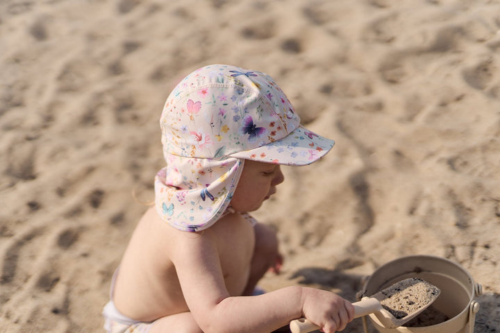 Mikk - Line UV - solhatt med nakkeskygge - Butterfly AOP for barn - Brobrobrille