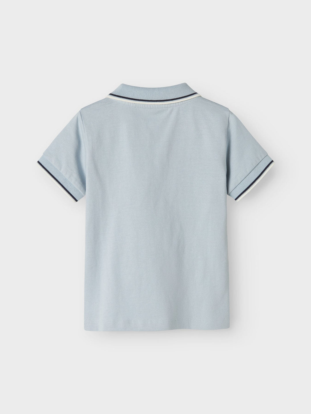 Name It Dakan pikéskjorte med kontrastdetaljer – Celestial Blue for barn - Brobrobrille