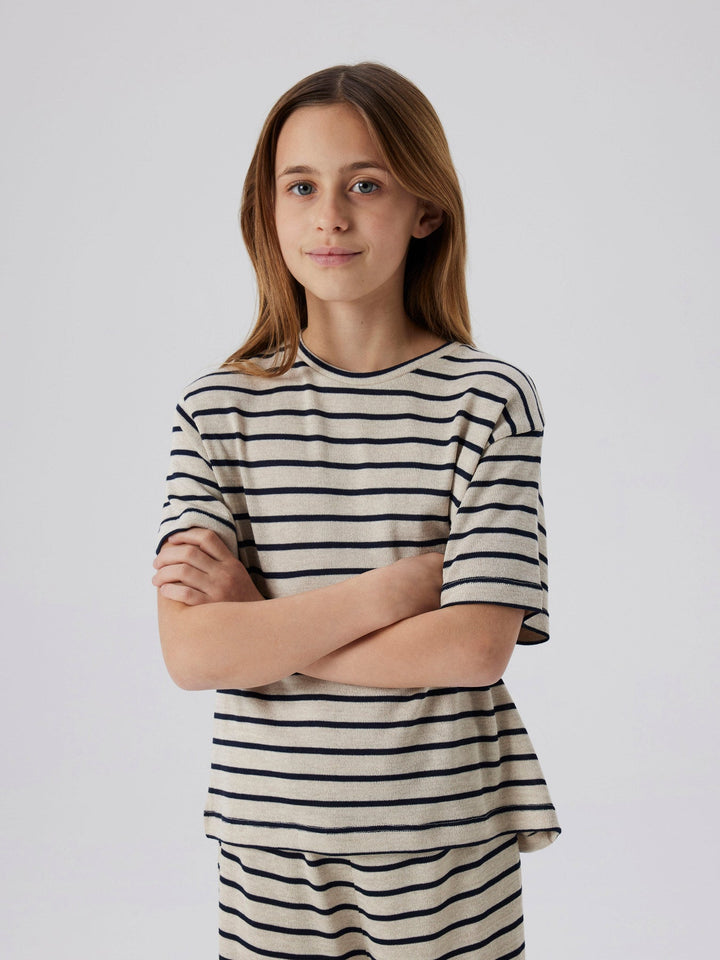 Name It Dalla t - skjorte med striper – Summer Sand/Navy Blazer for barn - Brobrobrille