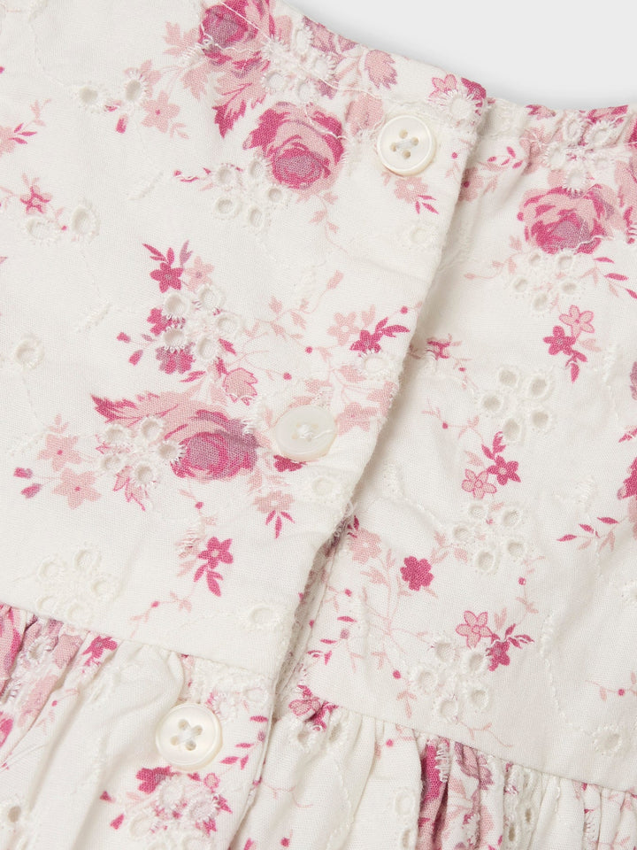 Name It Fembroder kjole med blomsterbroderi – Cloud Dancer for barn - Brobrobrille