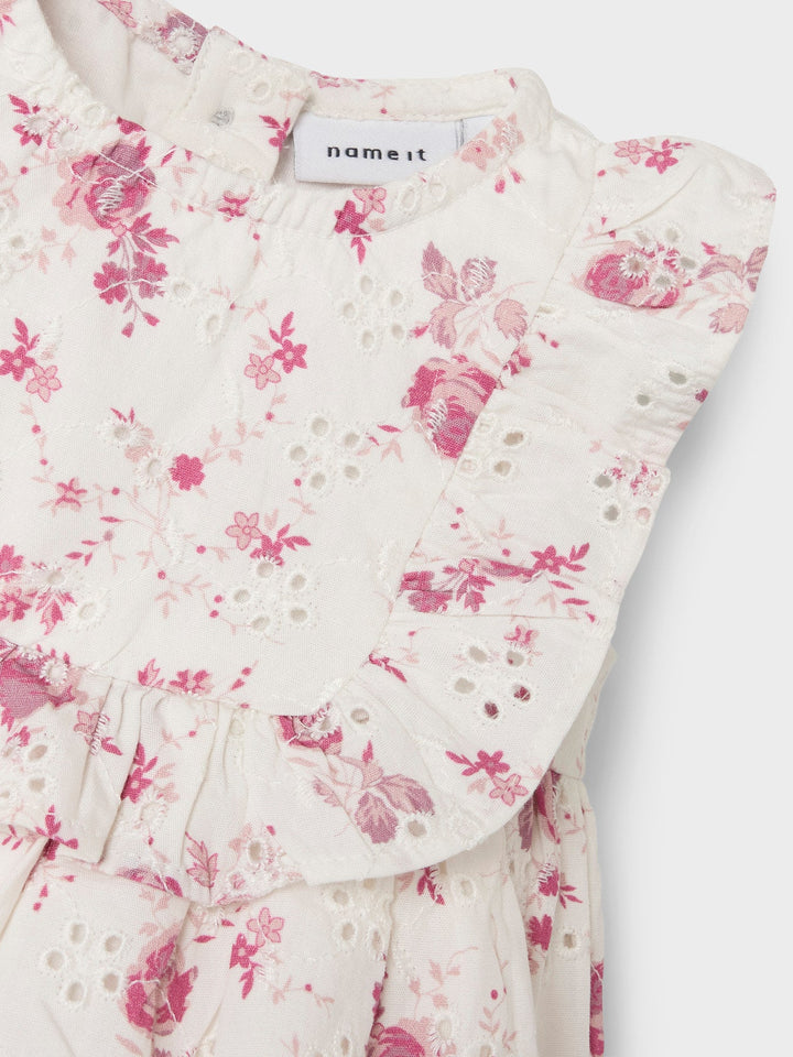 Name It Fembroder kjole med blomsterbroderi – Cloud Dancer for barn - Brobrobrille