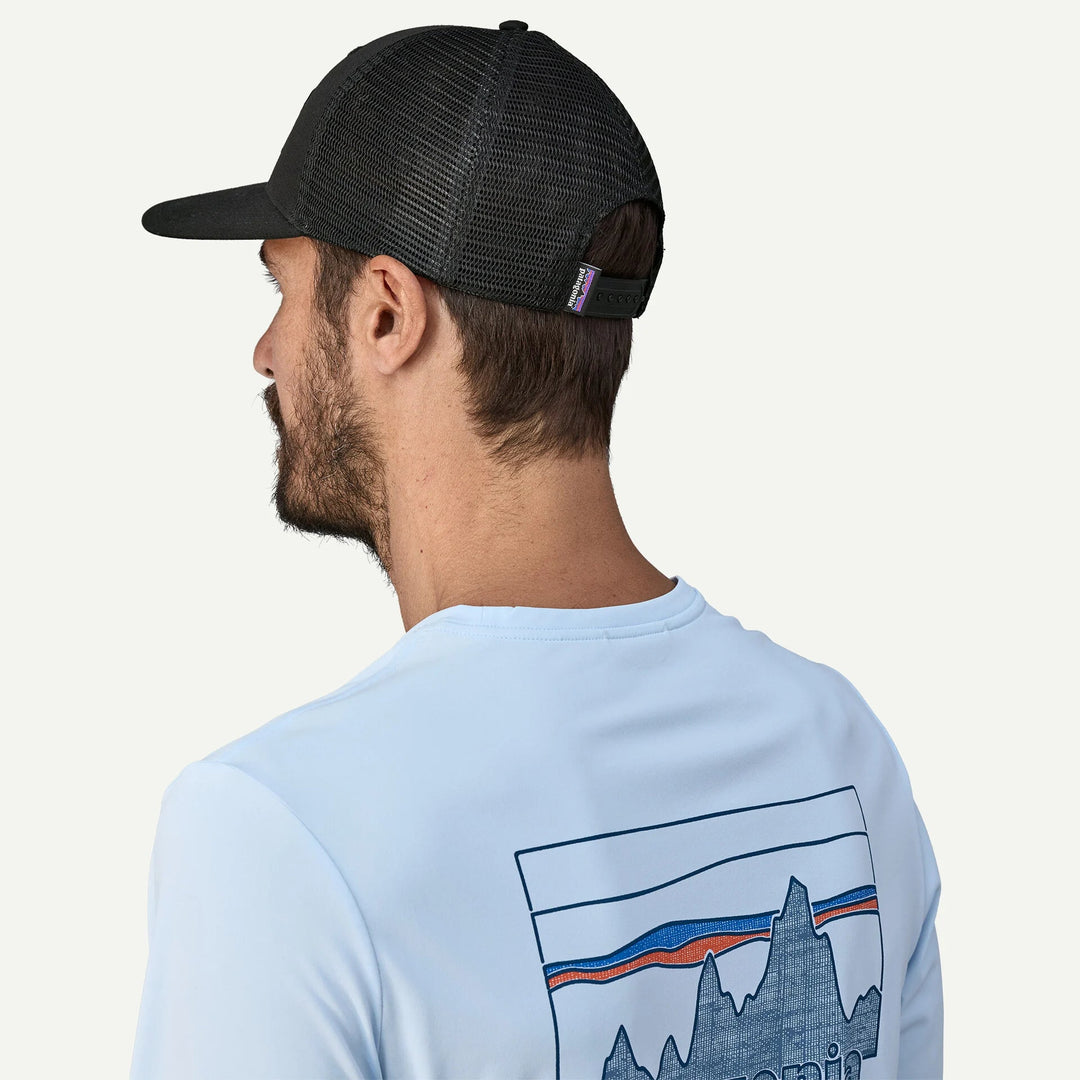 Patagonia P-6 Logo Trucker Hat - Black for barn - Brobrobrille