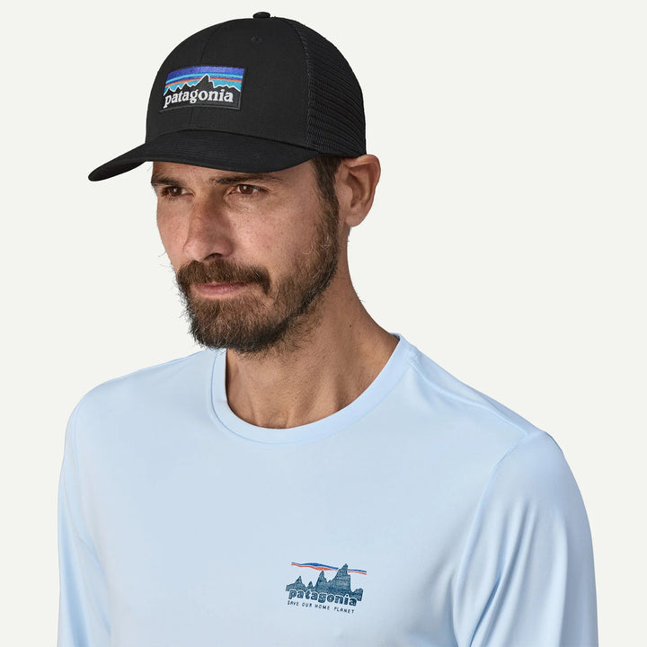 Patagonia P-6 Logo Trucker Hat - Black for barn - Brobrobrille