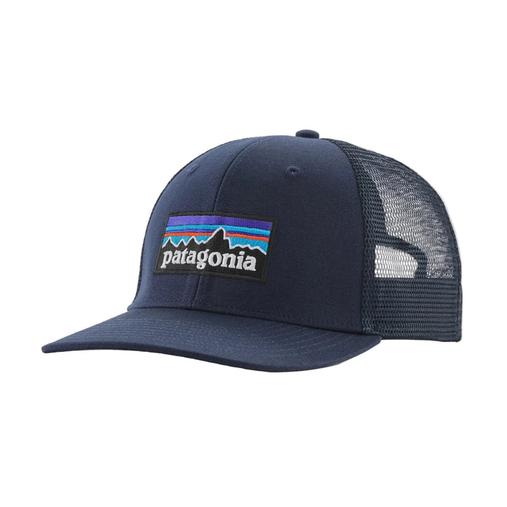 Patagonia P-6 Logo Trucker Hat - New Navy for barn - Brobrobrille