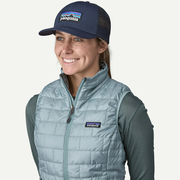 Patagonia P-6 Logo Trucker Hat - Pumice for barn - Brobrobrille