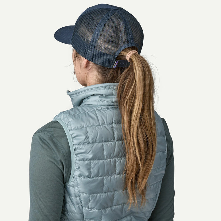 Patagonia P-6 Logo Trucker Hat - Pumice for barn - Brobrobrille