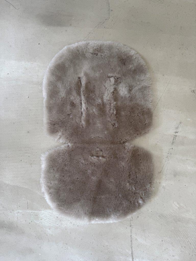 Tinkafu Lammeskinn Boble – Taupe Merinoull for barn - Brobrobrille